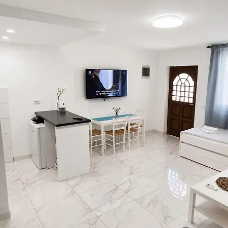 Renovated L&m *